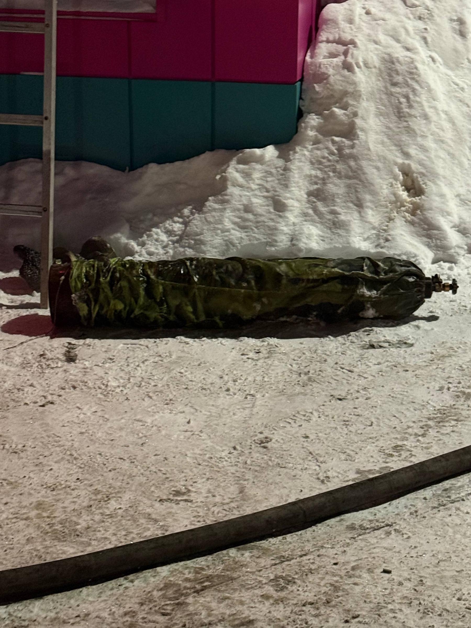 Фото В Новосибирске покупатель угрожал продавцам мачете после отказа продать спиртное 5